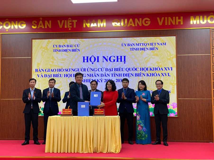 Hội nghị bàn giao Hồ sơ người ứng cử đại biểu Quốc hội khóa XVI  và đại biểu HĐND tỉnh, nhiệm kỳ 2026-2031